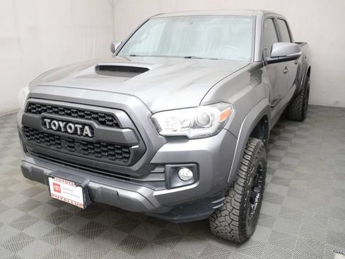 Certified 2016 Toyota Tacoma TRD Sport AWD/4WD image 1