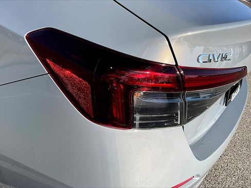 Used 2025 Honda Civic Sport image 28