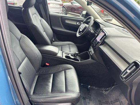 Used 2024 Volvo XC40 B5 Core w/ Protection Package Premier AWD/4WD image 42