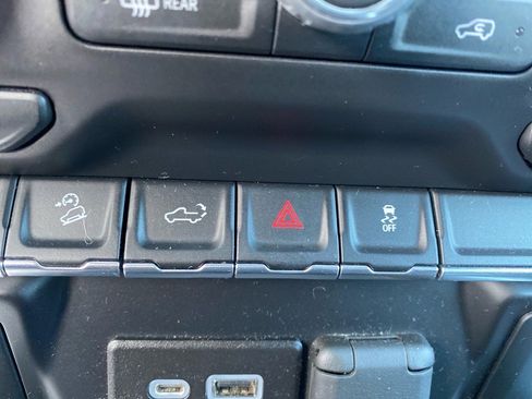 Used 2022 Chevrolet Silverado 1500 LT Trail Boss image 13