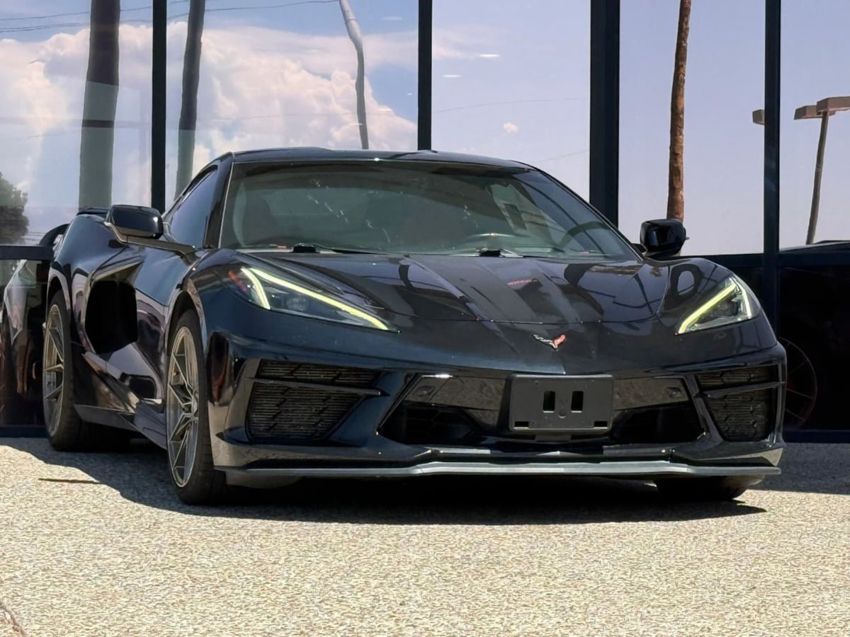 Used 2023 Chevrolet Corvette Stingray Preferred Cpe w/ Z51 Performance Package RWD image 16