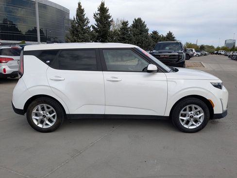 Certified 2024 Kia Soul LX w/ Option Group 015 FWD image 6