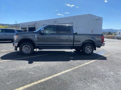 Used 2020 Ford F250 Lariat w/ Chrome Package image 4