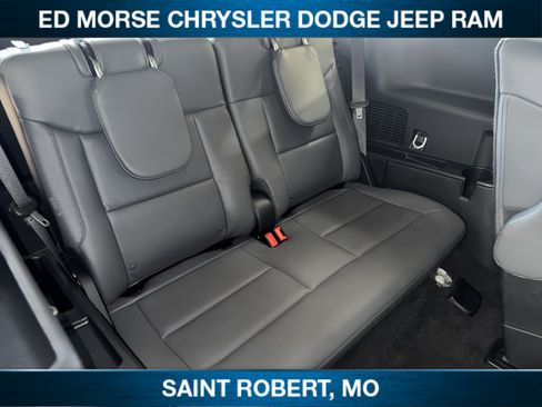 Used 2025 Ford Explorer Active w/ Active Comfort Package AWD/4WD image 23