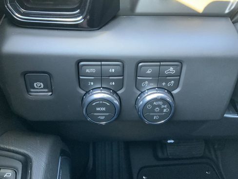 New 2026 GMC Sierra 1500 AT4X image 40