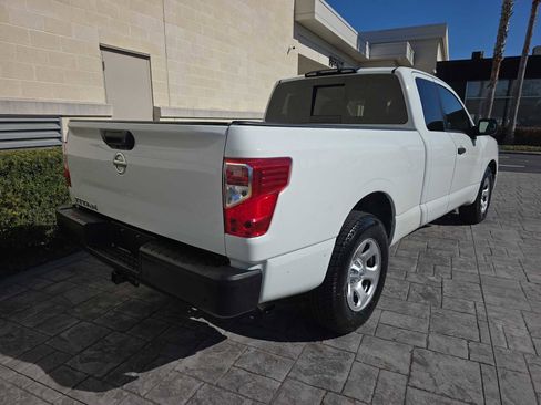 Used 2022 Nissan Titan S image 3