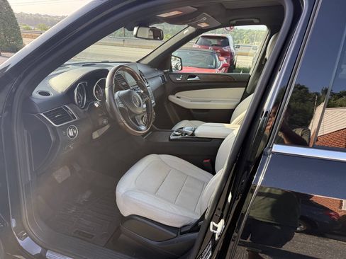 Used 2017 Mercedes-Benz GLS 450 4MATIC image 10