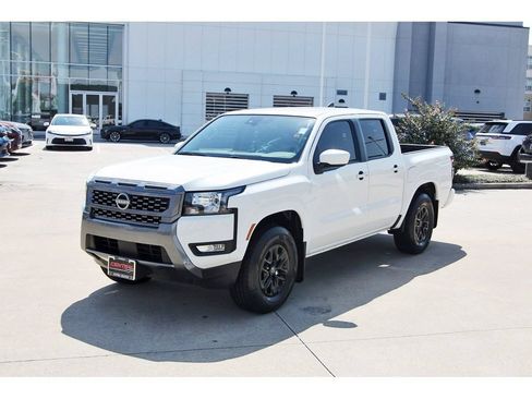 Used 2025 Nissan Frontier SV w/ SV Convenience Package RWD image 3