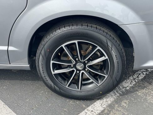 Used 2019 Dodge Grand Caravan GT image 30