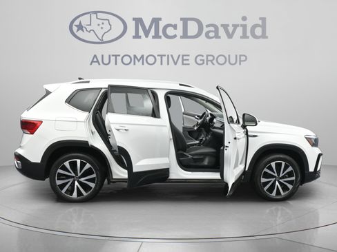 Used 2023 Volkswagen Taos SE FWD image 40