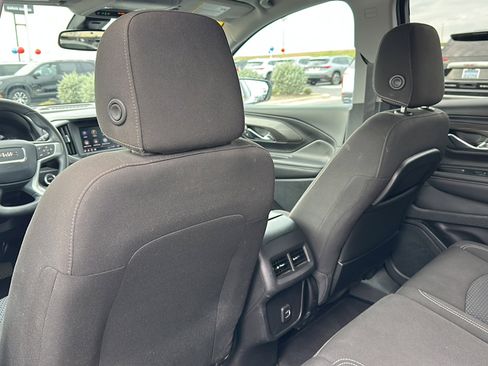 Used 2022 GMC Terrain SLE image 17