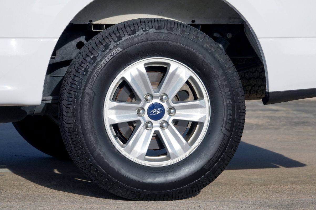 Used 2018 Ford F150 XLT w/ Equipment Group 301A Mid RWD image 26