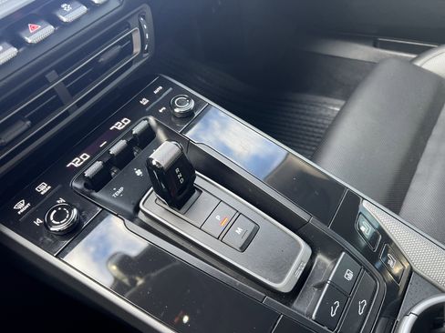 Used 2022 Porsche 911 Carrera image 25