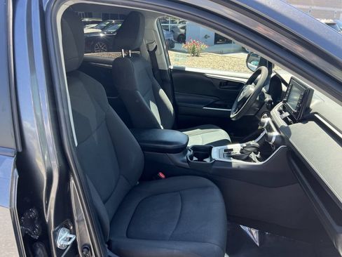 Used 2021 Toyota RAV4 LE AWD/4WD image 24