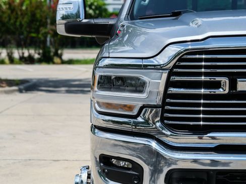 Used 2023 RAM 3500 Laramie AWD/4WD image 5