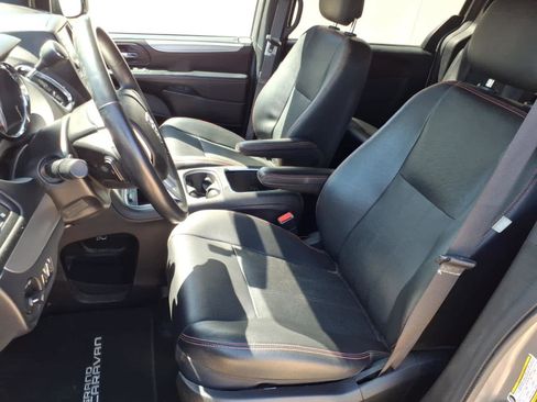 Used 2016 Dodge Grand Caravan R/T image 2