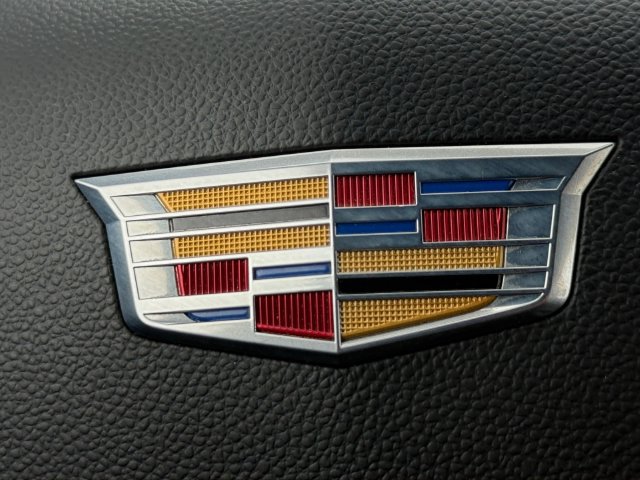 Used 2024 Cadillac XT4 Premium Luxury FWD image 5