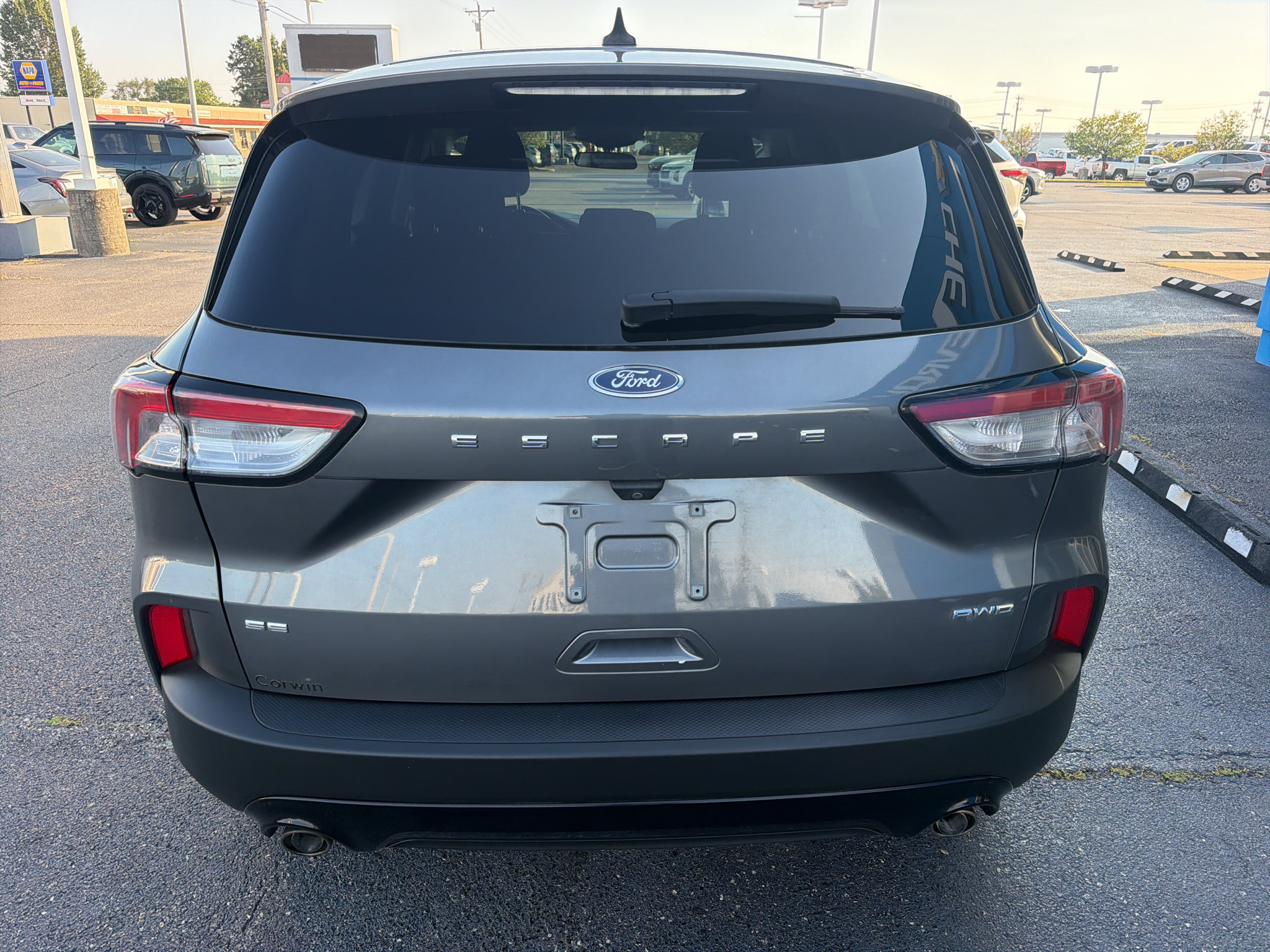 Used 2021 Ford Escape SE w/ SE Sport Appearance Package AWD/4WD image 6