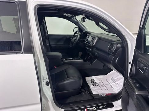 Used 2023 Toyota Tacoma TRD Pro AWD/4WD image 10