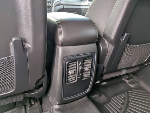 Used 2021 Jeep Grand Cherokee Laredo image 23