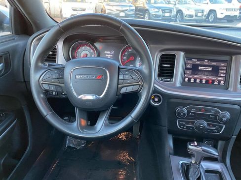 Used 2019 Dodge Charger SXT image 15