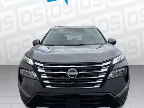 Used 2024 Nissan Rogue Platinum w/ Platinum Premium Package AWD/4WD image 2