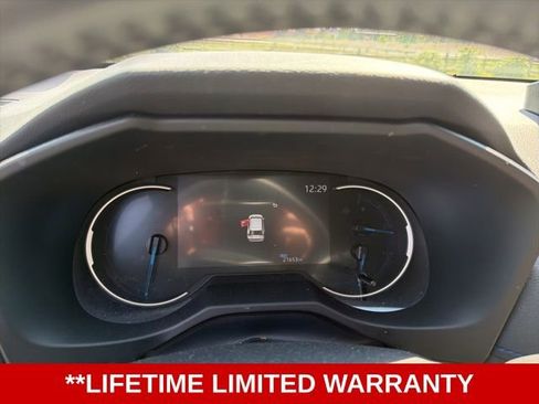 Used 2023 Toyota RAV4 SE w/ Convenience Package image 3