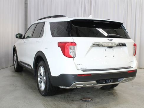 Used 2023 Ford Explorer XLT w/ Equipment Group 202A AWD/4WD image 25