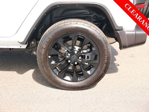 Used 2025 Jeep Wrangler Unlimited Sahara w/ Safety Group AWD/4WD image 11