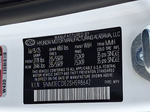 Certified 2025 Hyundai Tucson Limited AWD/4WD image 26