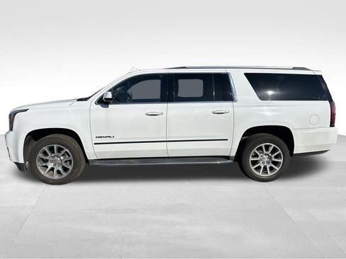 Used 2019 GMC Yukon XL Denali image 2