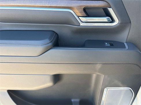 Certified 2025 Chevrolet Silverado 2500 High Country w/ Technology Package image 13