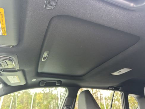 Certified 2024 Toyota Corolla Cross SE image 28