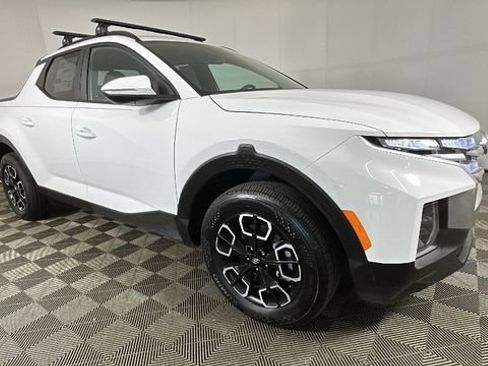 Used 2023 Hyundai Santa Cruz SEL Premium AWD/4WD image 2