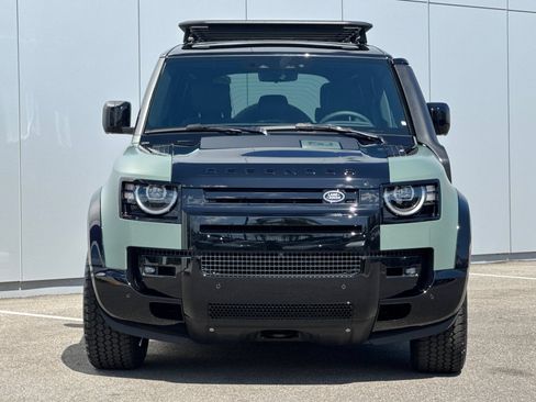 New 2026 Land Rover Defender 110 Trophy Edition AWD/4WD image 8