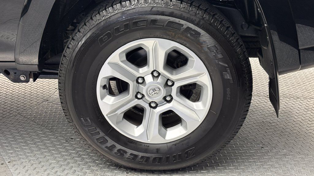 Used 2023 Toyota 4Runner SR5 Premium w/ Moonroof Package AWD/4WD image 6