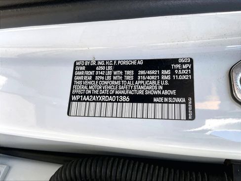 Used 2024 Porsche Cayenne image 34