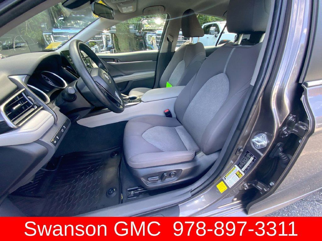 Used 2022 Toyota Camry LE FWD image 19