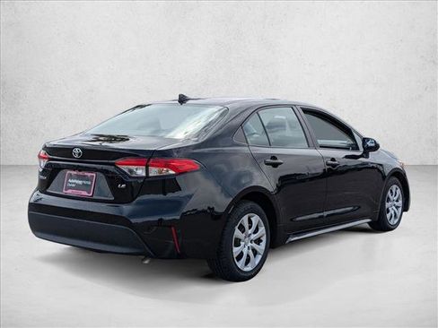 Used 2024 Toyota Corolla LE FWD image 5