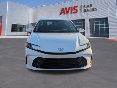 Used 2025 Toyota Camry LE image 2