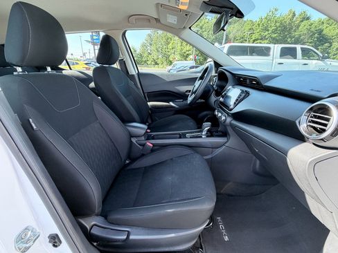 Used 2024 Nissan Kicks SV FWD image 22