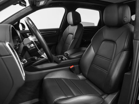 Certified 2021 Porsche Cayenne GTS AWD/4WD image 5