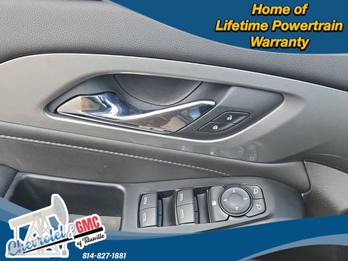 Used 2023 Chevrolet Traverse LT image 15