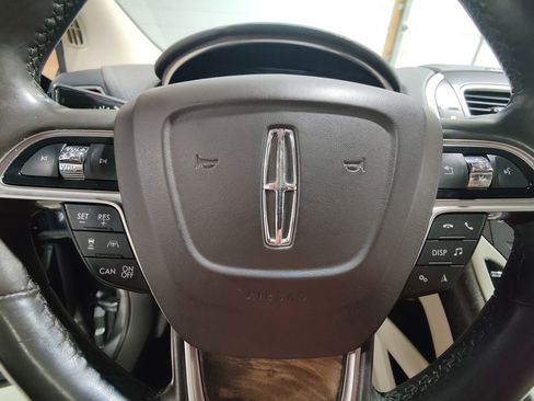 Used 2020 Lincoln Nautilus Reserve w/ Equipment Group 201A AWD/4WD image 29