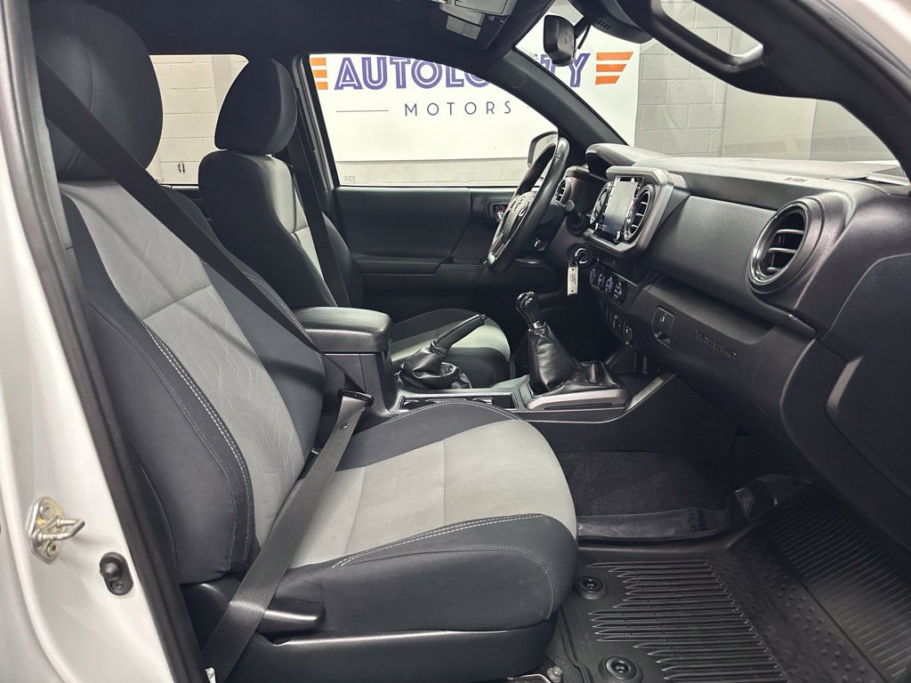 Used 2020 Toyota Tacoma TRD Sport AWD/4WD image 20