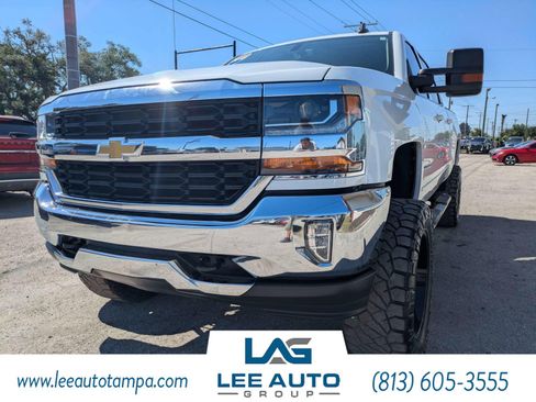 Used 2018 Chevrolet Silverado 1500 LT w/ Trailering Package AWD/4WD image 7