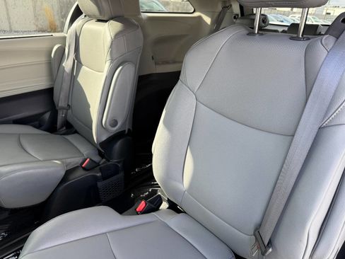 Used 2023 Toyota Sienna XLE image 20