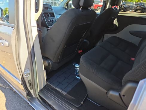 Used 2017 Dodge Grand Caravan SE w/ Power Window Group FWD image 20