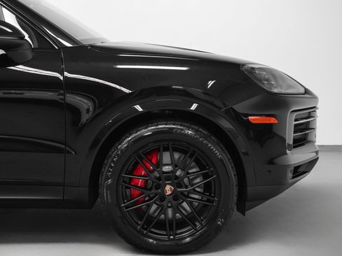 New 2026 Porsche Cayenne S image 14