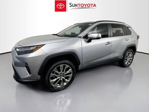 Used 2022 Toyota RAV4 Limited image 9